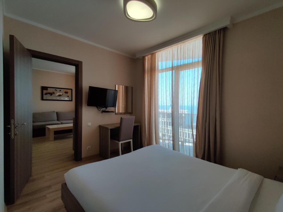 Black Sea Towers Batoumi Extérieur photo