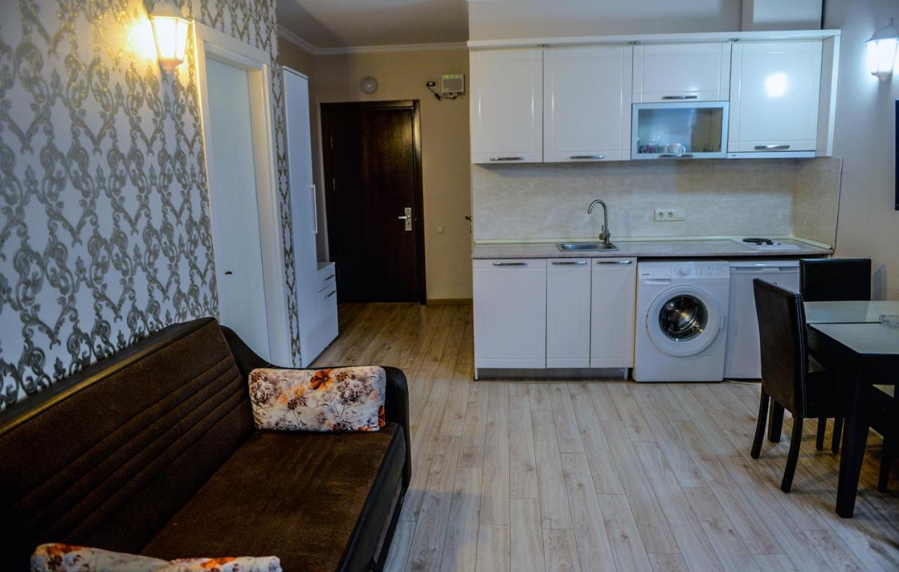 Black Sea Towers Batoumi Extérieur photo